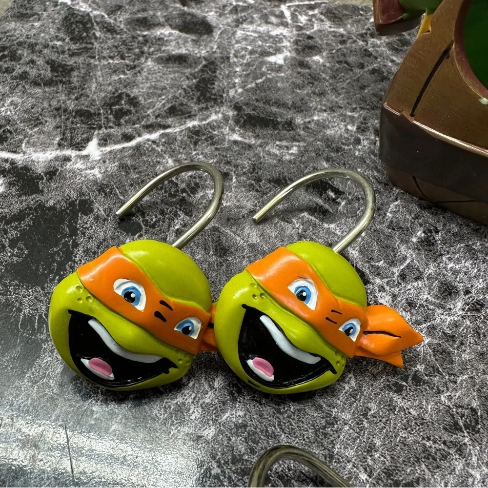 2014 TMNT Teenage Mutant Ninja Turtles Shower Curtain Hooks & Toothbrush Holder